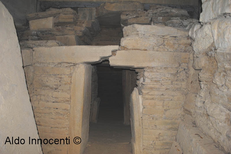 COMEANA: TOMBA DI MONTEFORTINI 7' IMMAGINE